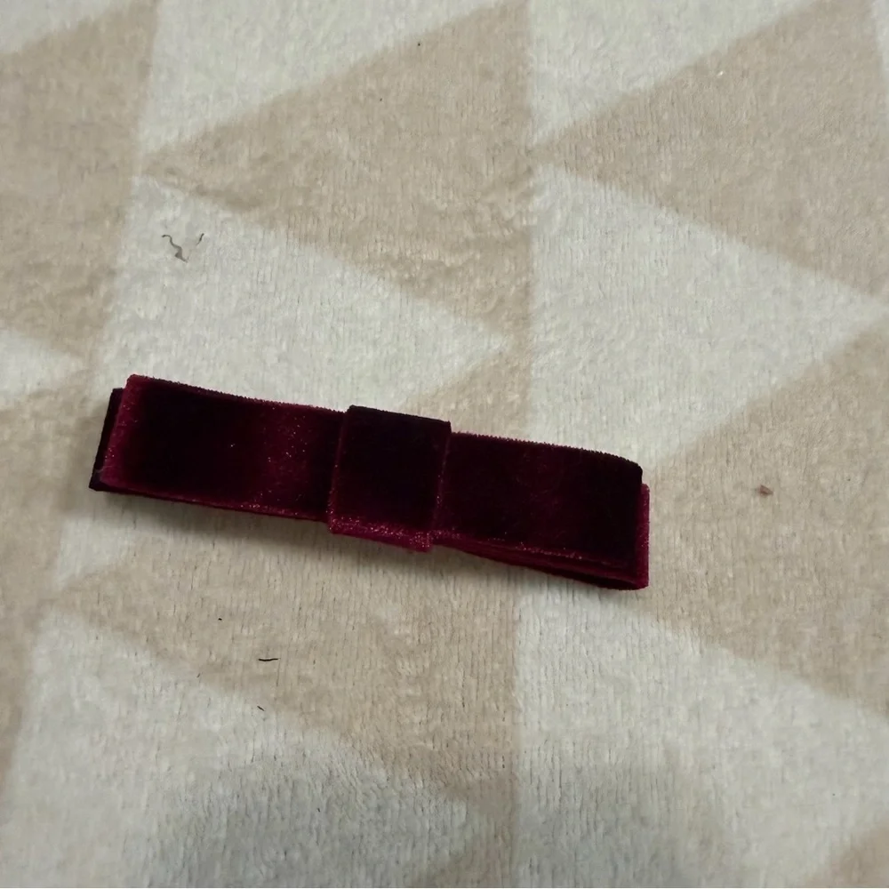 NWOT j crew Small velvet bow hair clip
